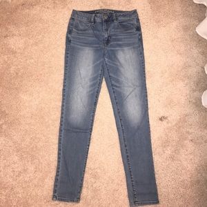 Hi rise light-wash jeggings