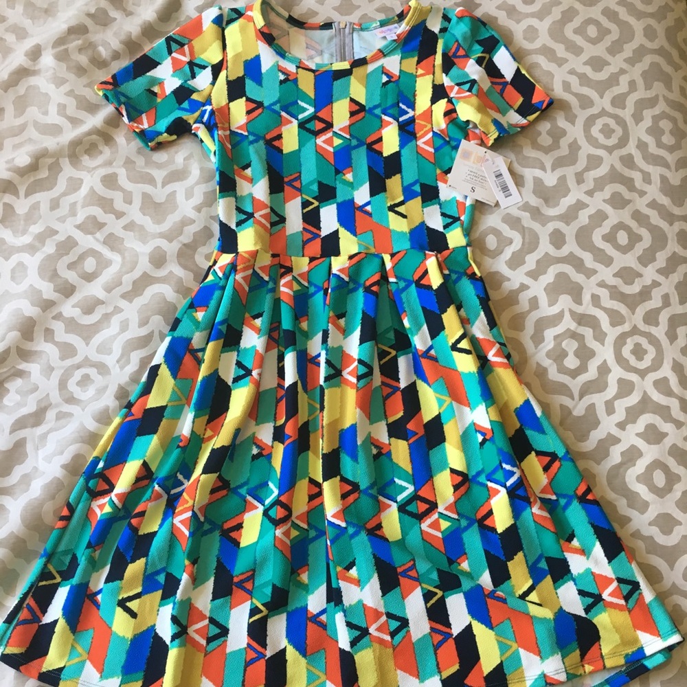 BNWT- small LulaRoe Amelia dress