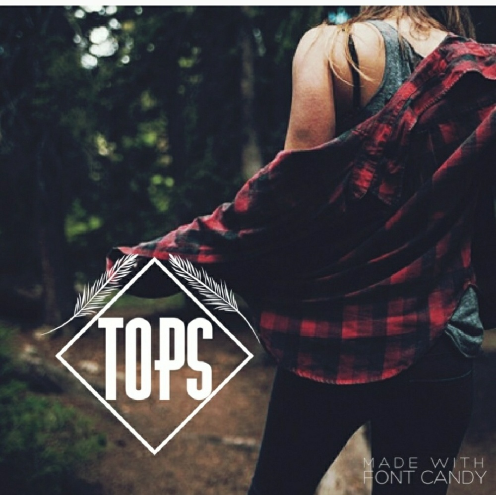 TOPS 🎀OFFERS ACCEPTED AND SAVE 25% ON BUNDLES 🎀