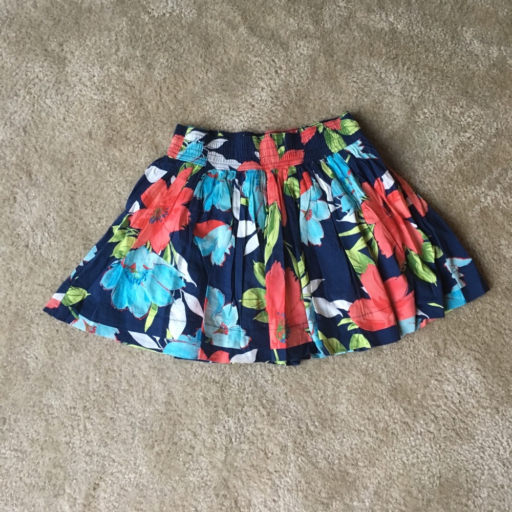 Darling floral skirt!