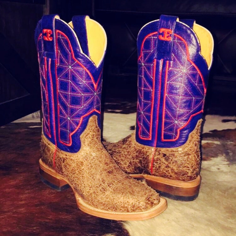 Cinch edge square toe boots