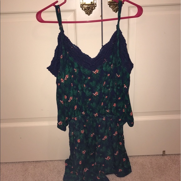 Off the shoulder romper - Picture 3 of 5