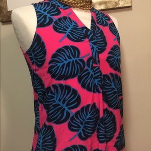 CROWN & IVY Sleeveless Pink & Blue Vacation Top