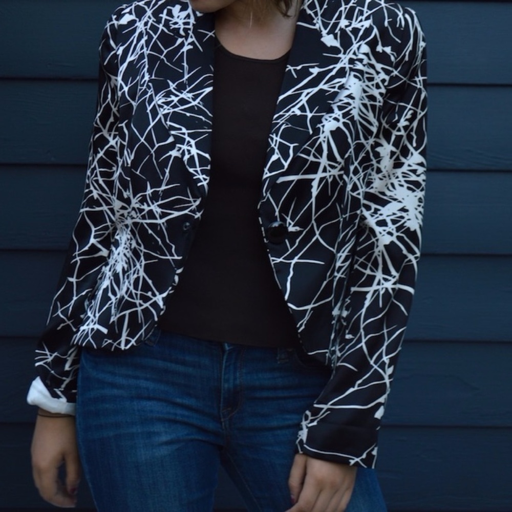 Flores and Flores Womens' Black/White Silk Blazer