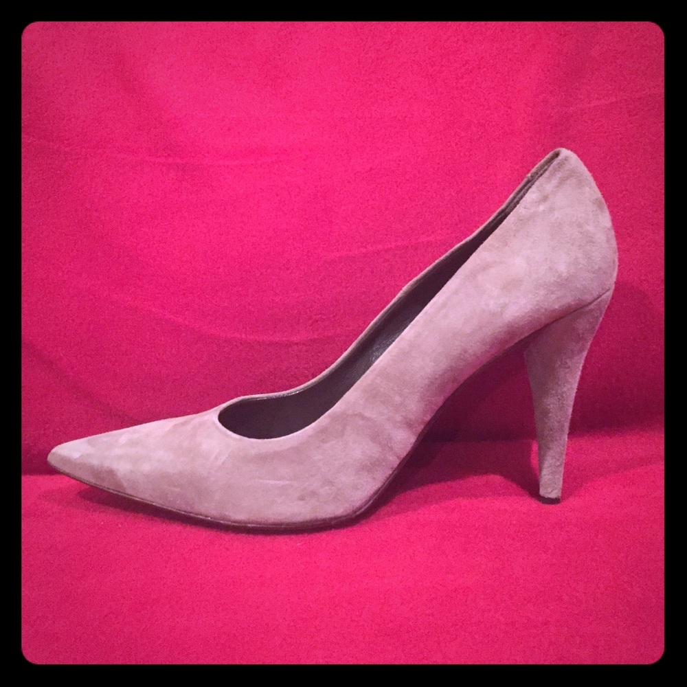 Grazia Donn Suede Taupe Pump