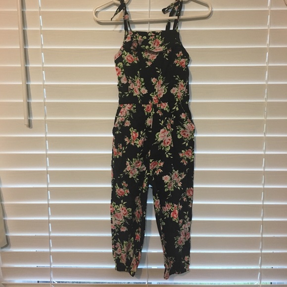 Bailey's Blossoms Other - 🌟Sale🌟 Navy blue floral romper