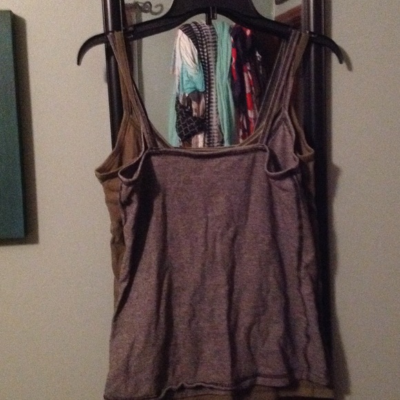 Old Navy tanks fitted style - Picture 3 of 3