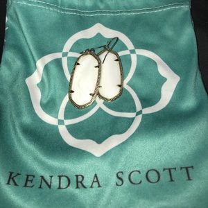 Kendra Scott "elle" earrings