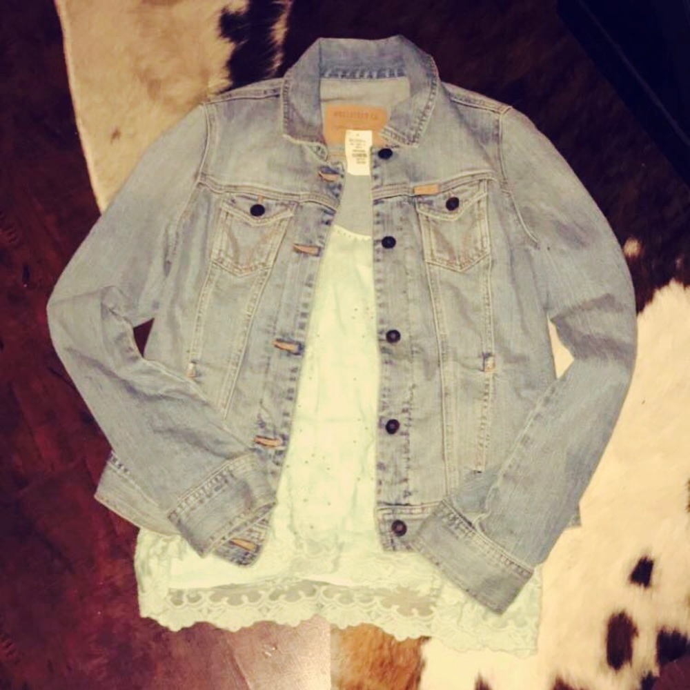 Hollister jean jacket, brand new.