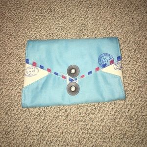 Super cute travel jewelry organizer