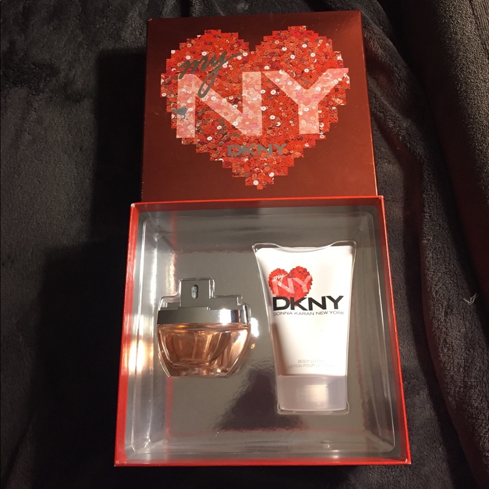 DKNY perfume