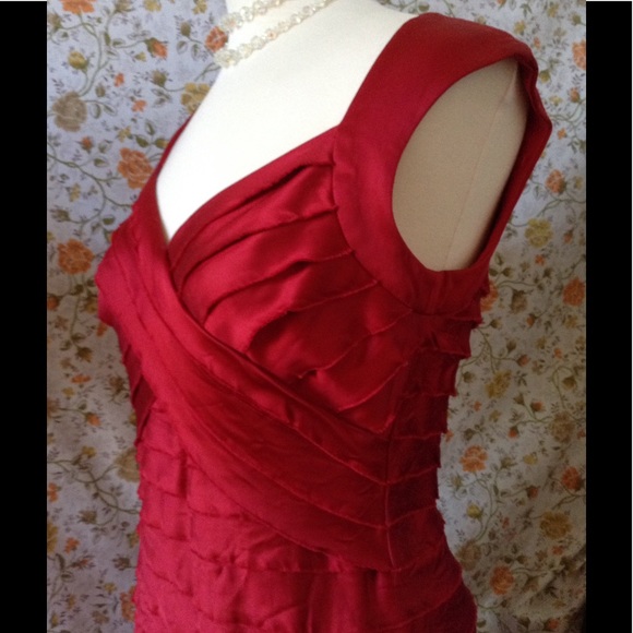 Jones New York Dresses & Skirts - 💌Brilliant Red Jones New York Dress