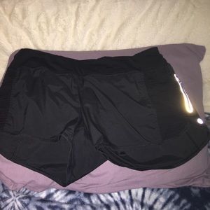 lululemon size 10/12 black shorts