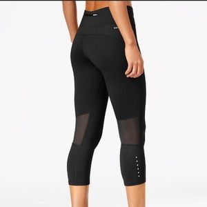 Nike Women's Epic Dri-Fit Capri Pant Size Large