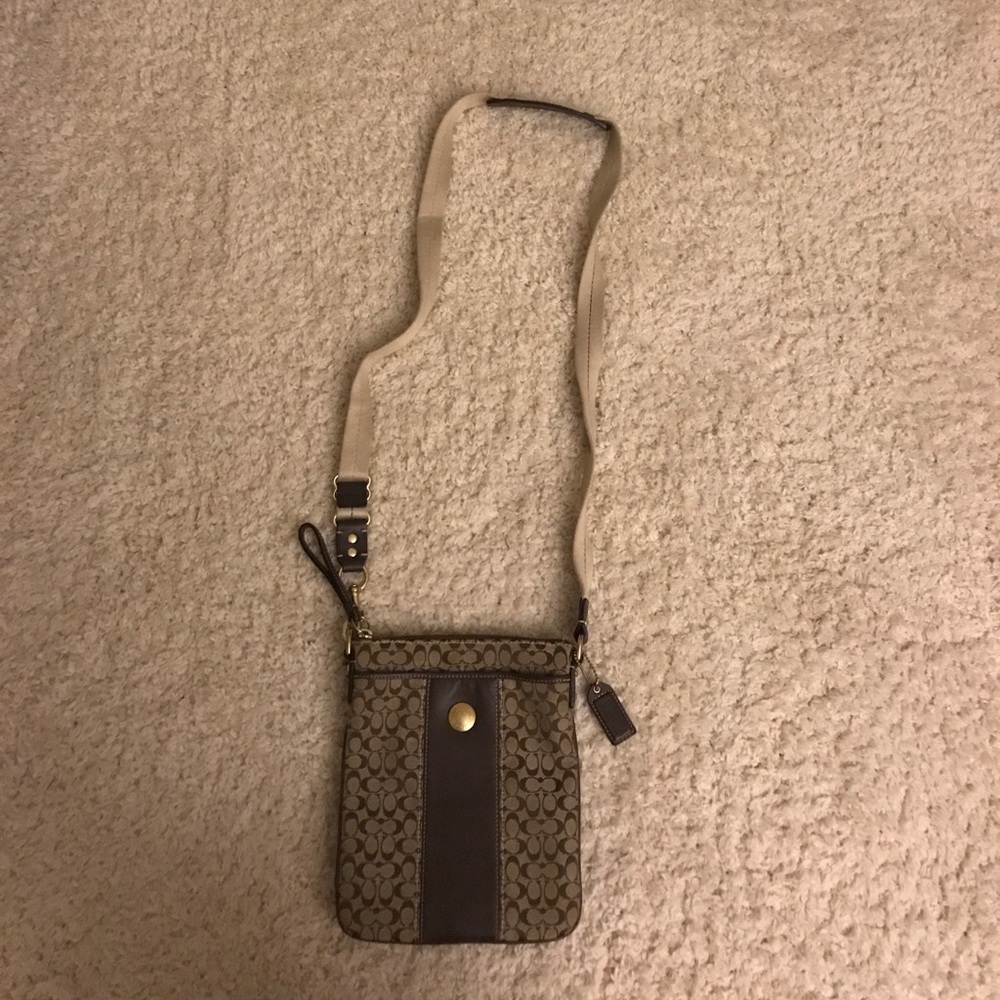 Gently used AUTHENTIC coach side bag