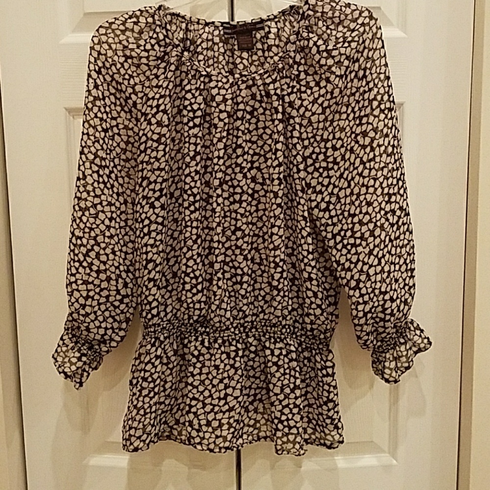 Women's blouse with the Bell sleeves