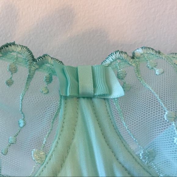 Lou Petillante Demi Cup Bra - Picture 2 of 4