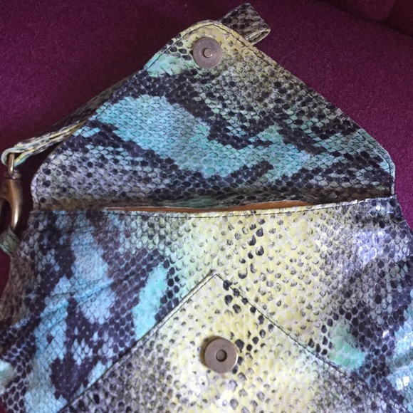 Helena de Natalio snake print envelope clutch - Picture 2 of 3