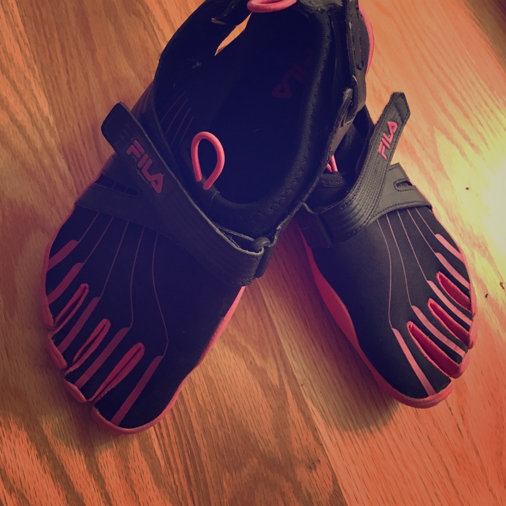 FILA Outdoor Sneakers, Black and pink Skele-Toes