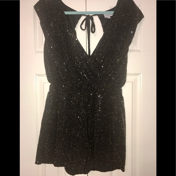 SOLD——-NWOT. ROMPER BLACK GOLD HOLIDAY PARTY MEDIUM. - Picture 4 of 6
