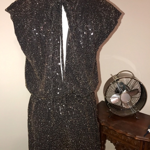 SOLD——-NWOT. ROMPER BLACK GOLD HOLIDAY PARTY MEDIUM. - Picture 3 of 6