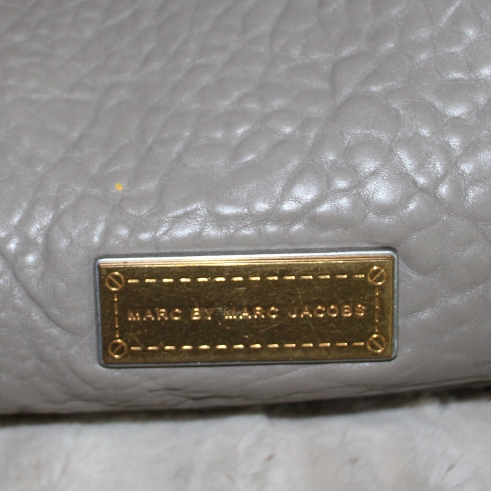 Marc by Marc Jacobs Grey Pebbled Leather Purse - Picture 2 of 8