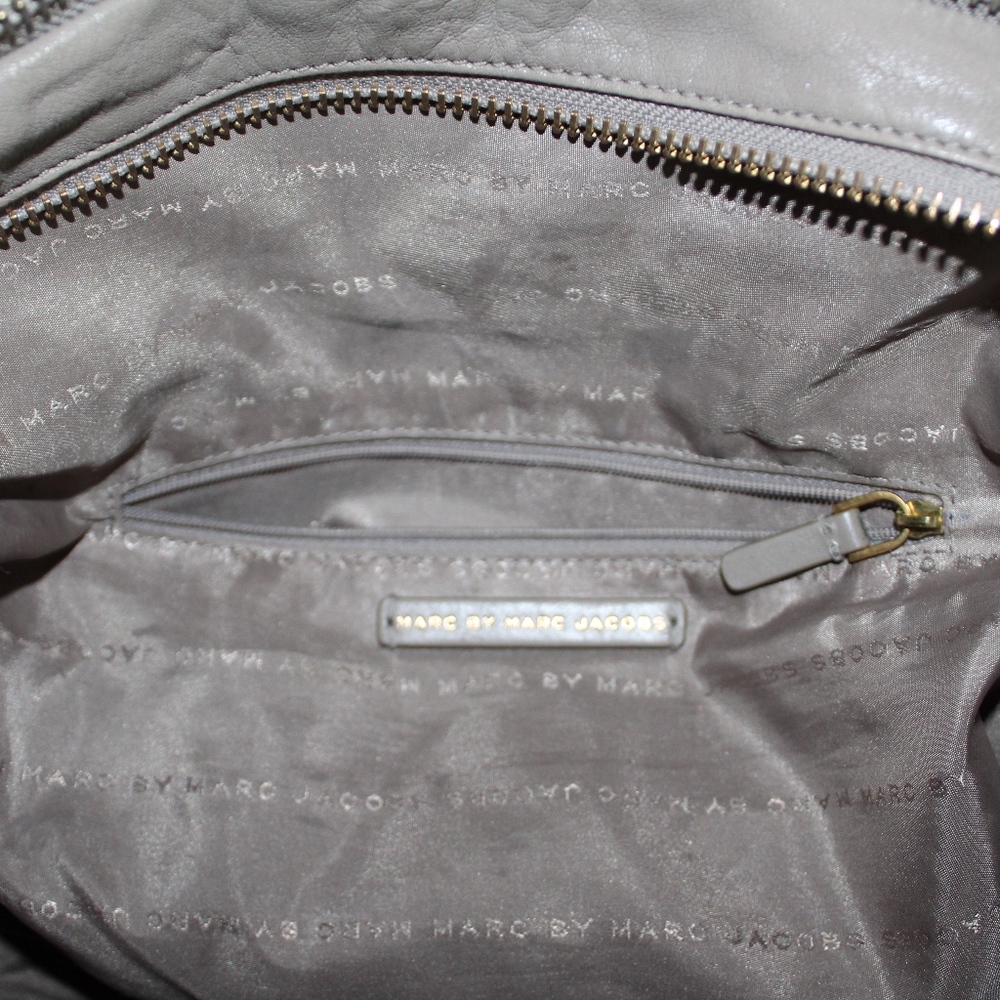 Marc by Marc Jacobs Grey Pebbled Leather Purse - Picture 7 of 8