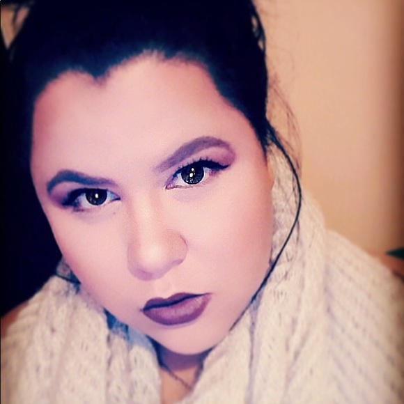 Meet your Posher, Tiffany - Picture 3 of 3