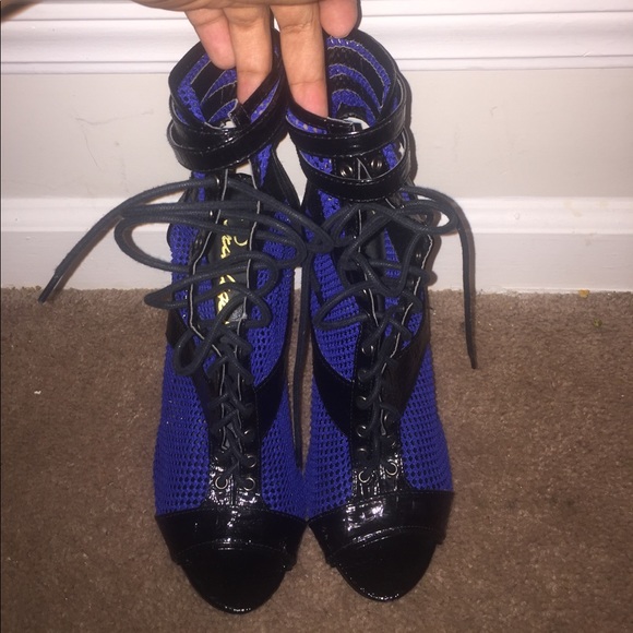 Shoes - Picture 2 of 4