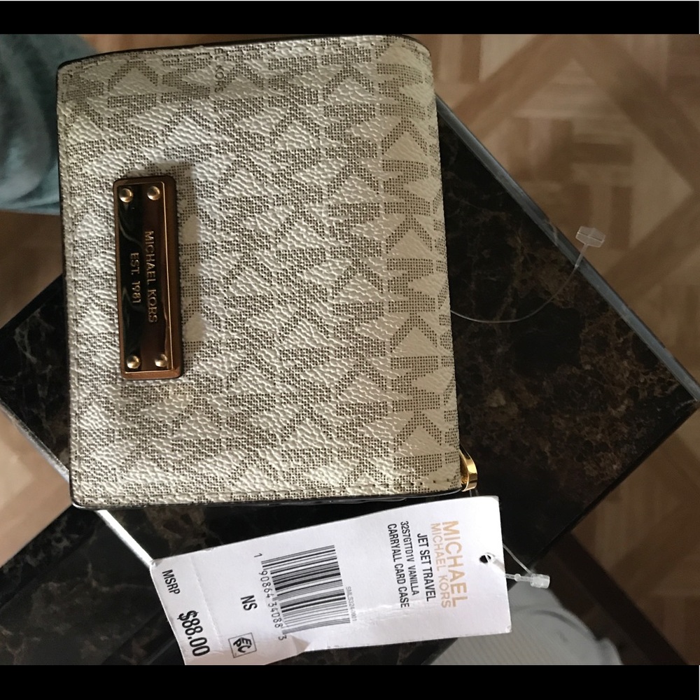Michael kors wallet