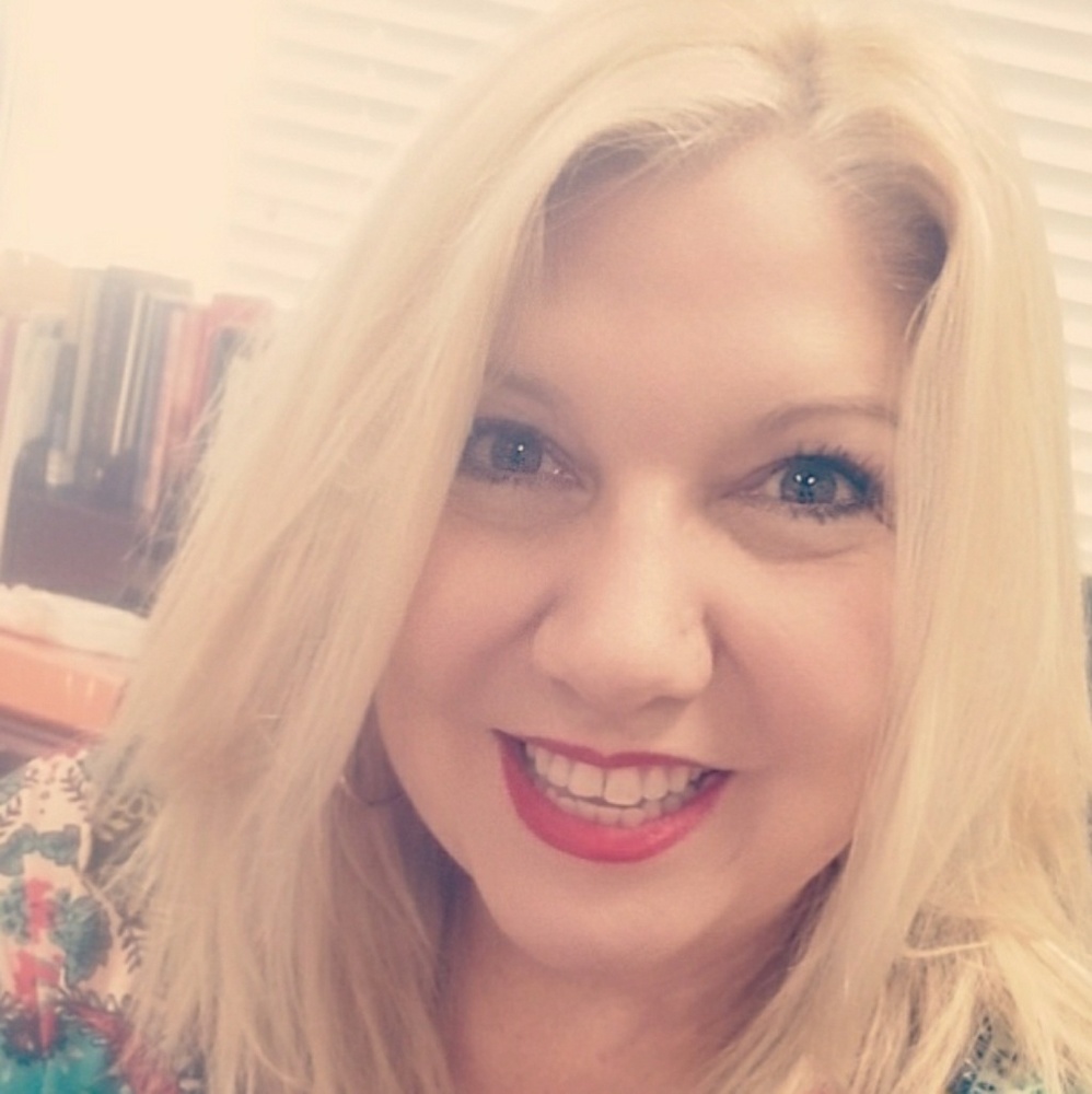 Meet your Posher, Desi