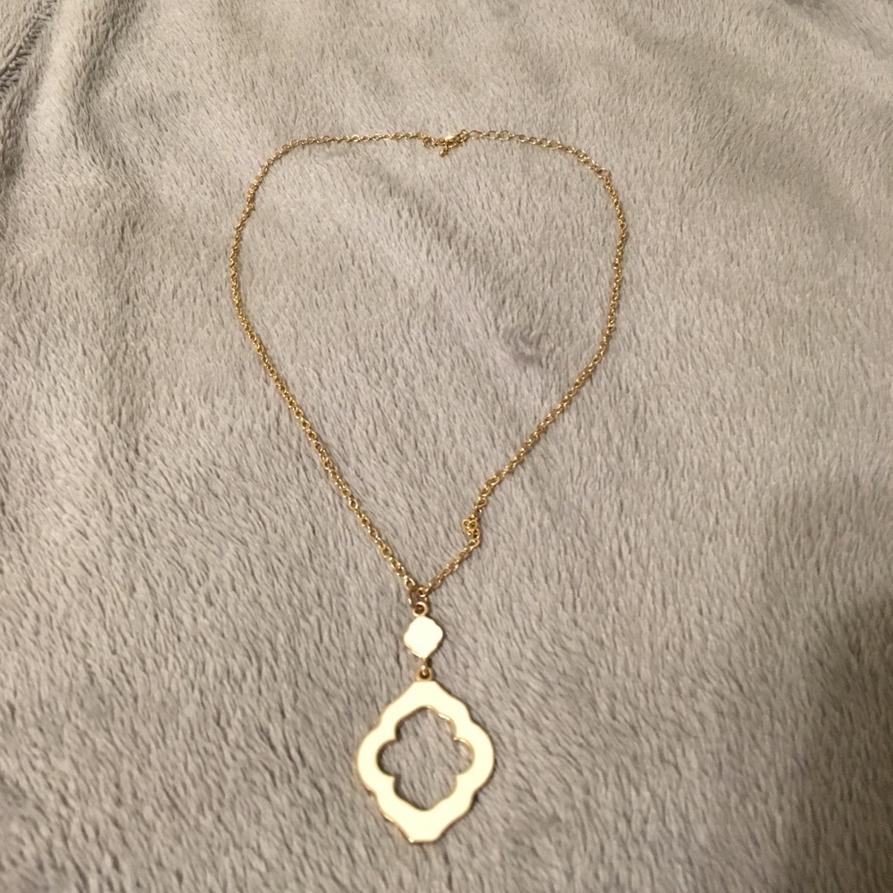 Gold/Cream Necklace