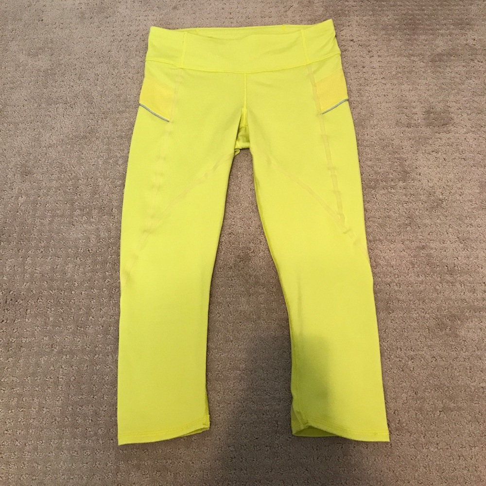 3/$25 🌟 Athleta Running Crops