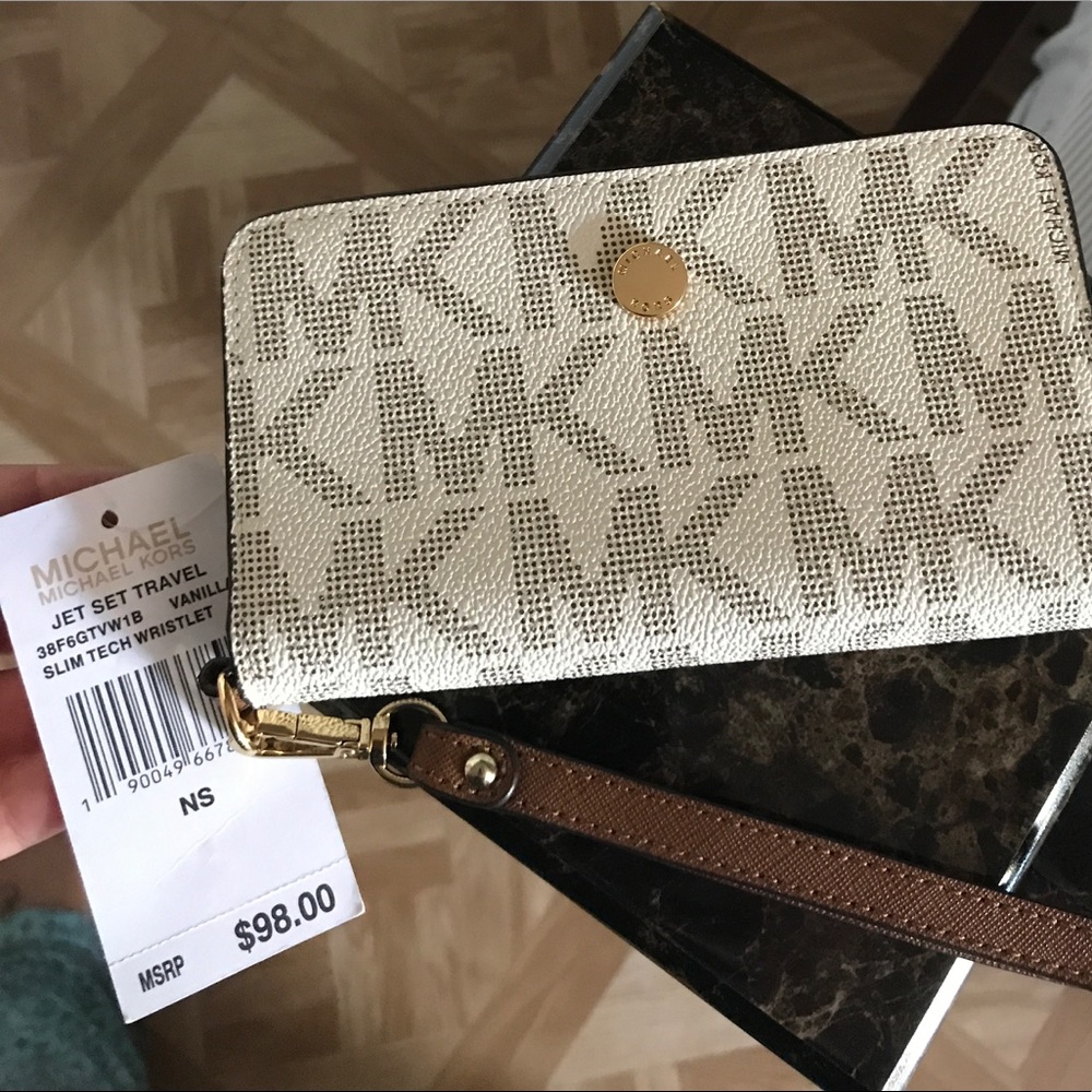 Michael Kors Wristlet