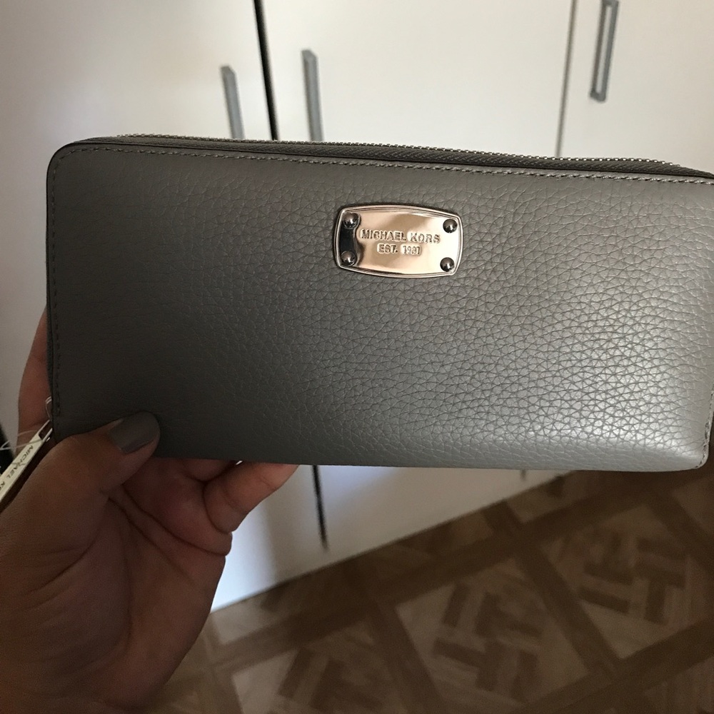 Michael kors wallet