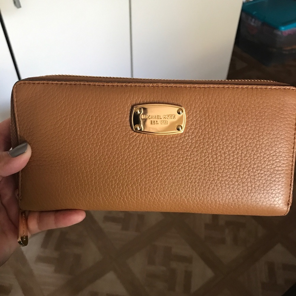 Michael kors wallet