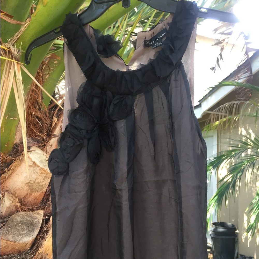 Forever 21 Black and Tan chiffon blouse size small