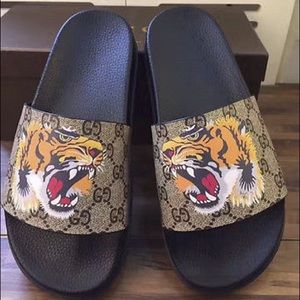 Tiger  Gucci flops