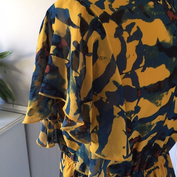 Chiffon Mac+Jac Flutter Sleeve Dress - Medium - Picture 6 of 6