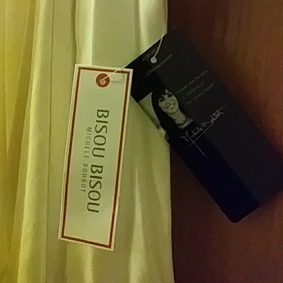 White sleeveless mid length jacket - Picture 2 of 5