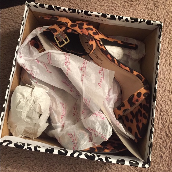 Heels - Picture 1 of 2