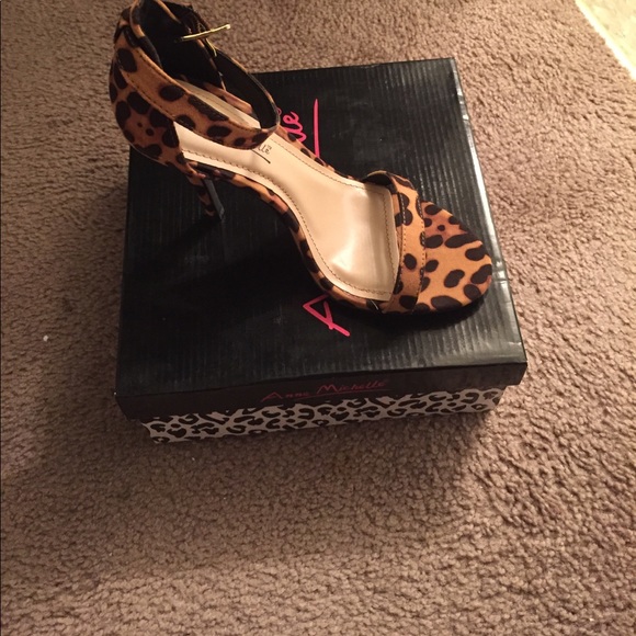 Heels - Picture 2 of 2