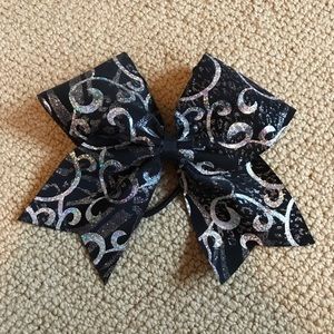 Cheer bow