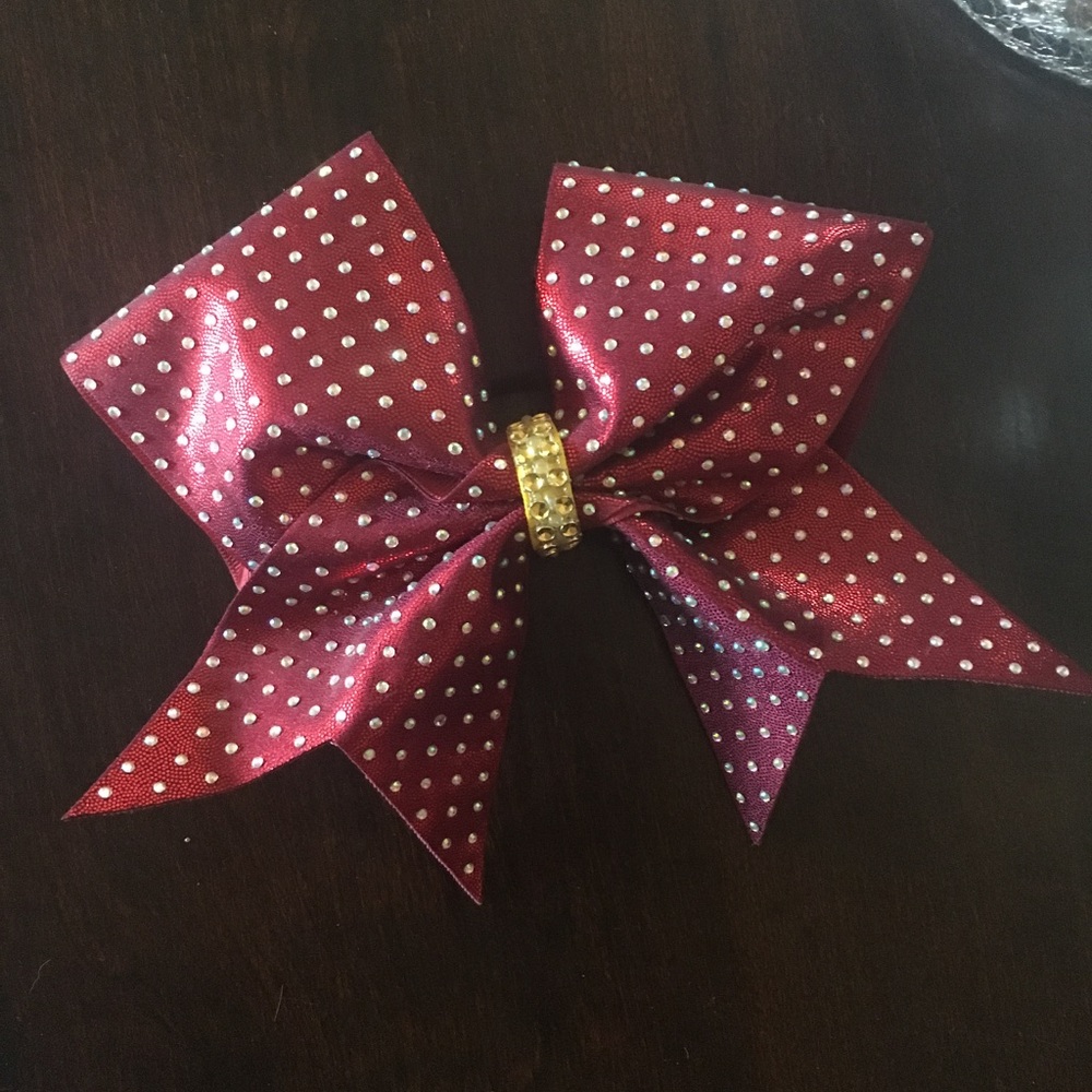 Crimson cheer bow