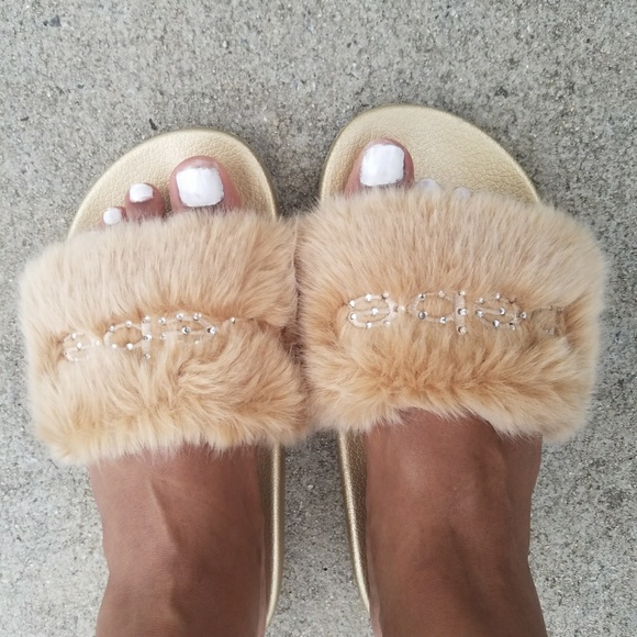 SOLD BEBE FURIOSA Gold Faux Fur Slide - Picture 2 of 4