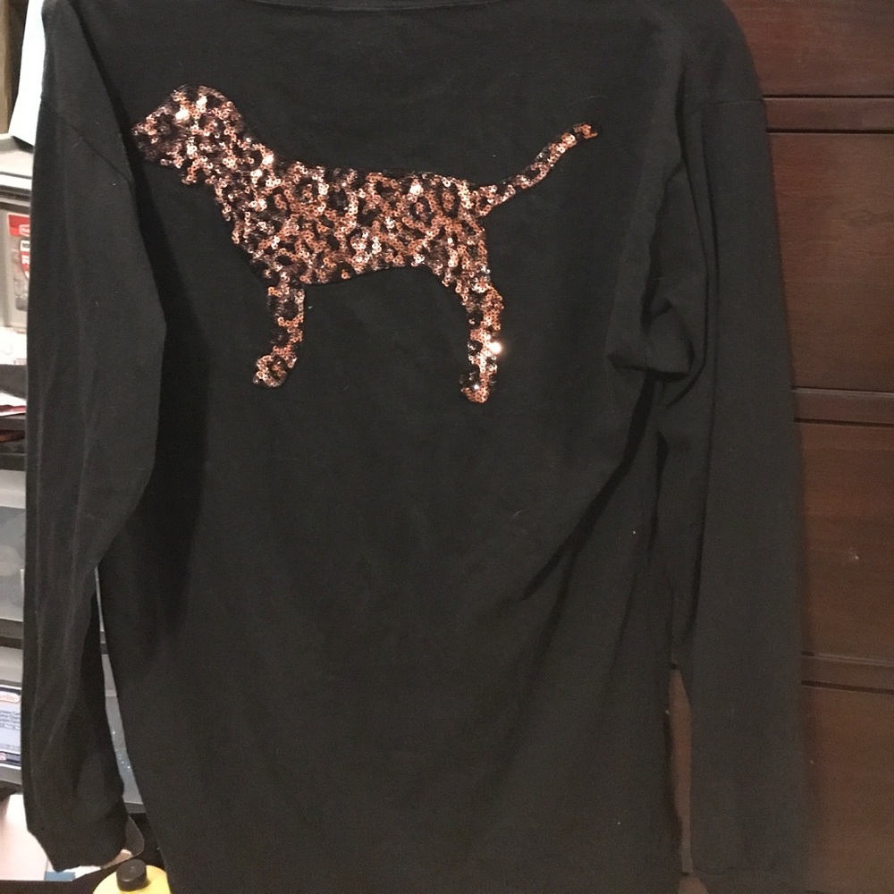 Vs pink tee