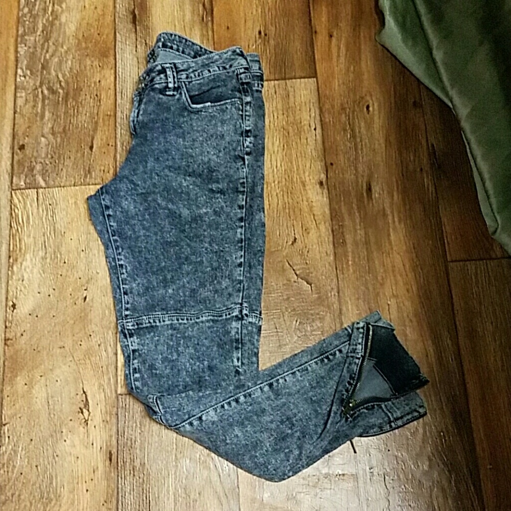 Acid wash jeans