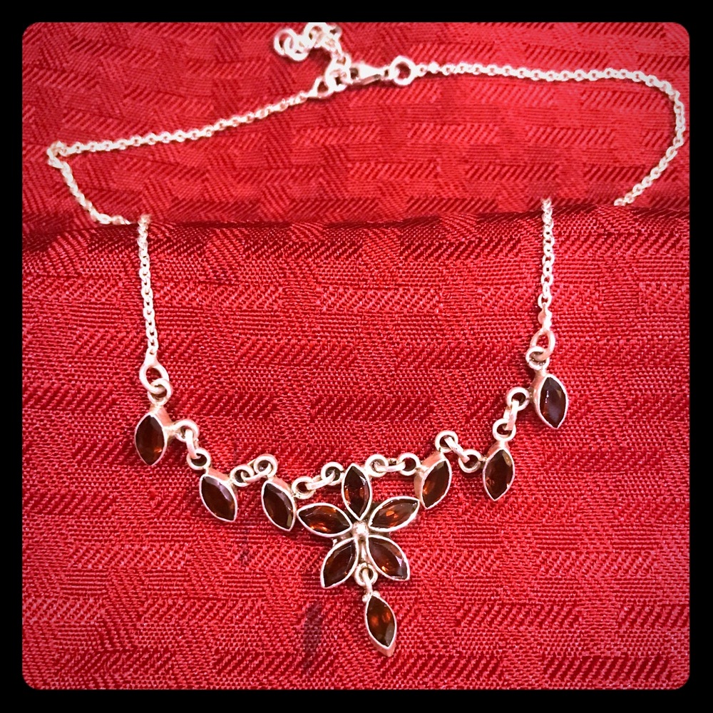 Sterling silver and Garnet flowered 🌺 necklace.