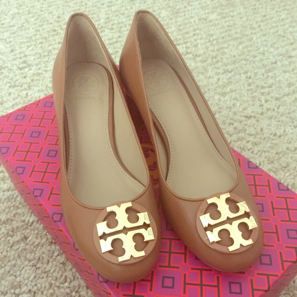 Tory Burch Brown Tan Pump