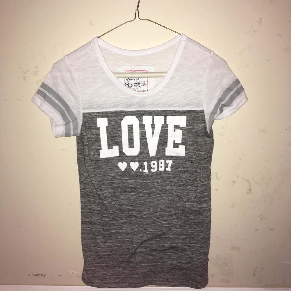 grey and white t-shirt